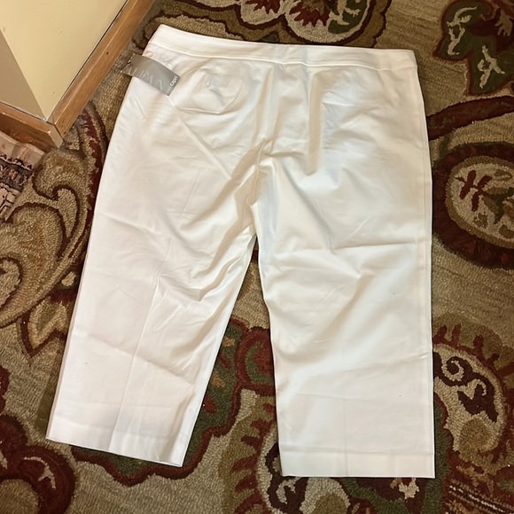 ALFANTI Size 22W Stretchy Crop Clamdigger White Gold Hardware Zip Pocket $79NEW - Picture 3 of 12